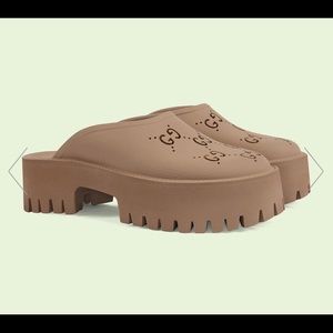 Brand new gucci sandals / clogs